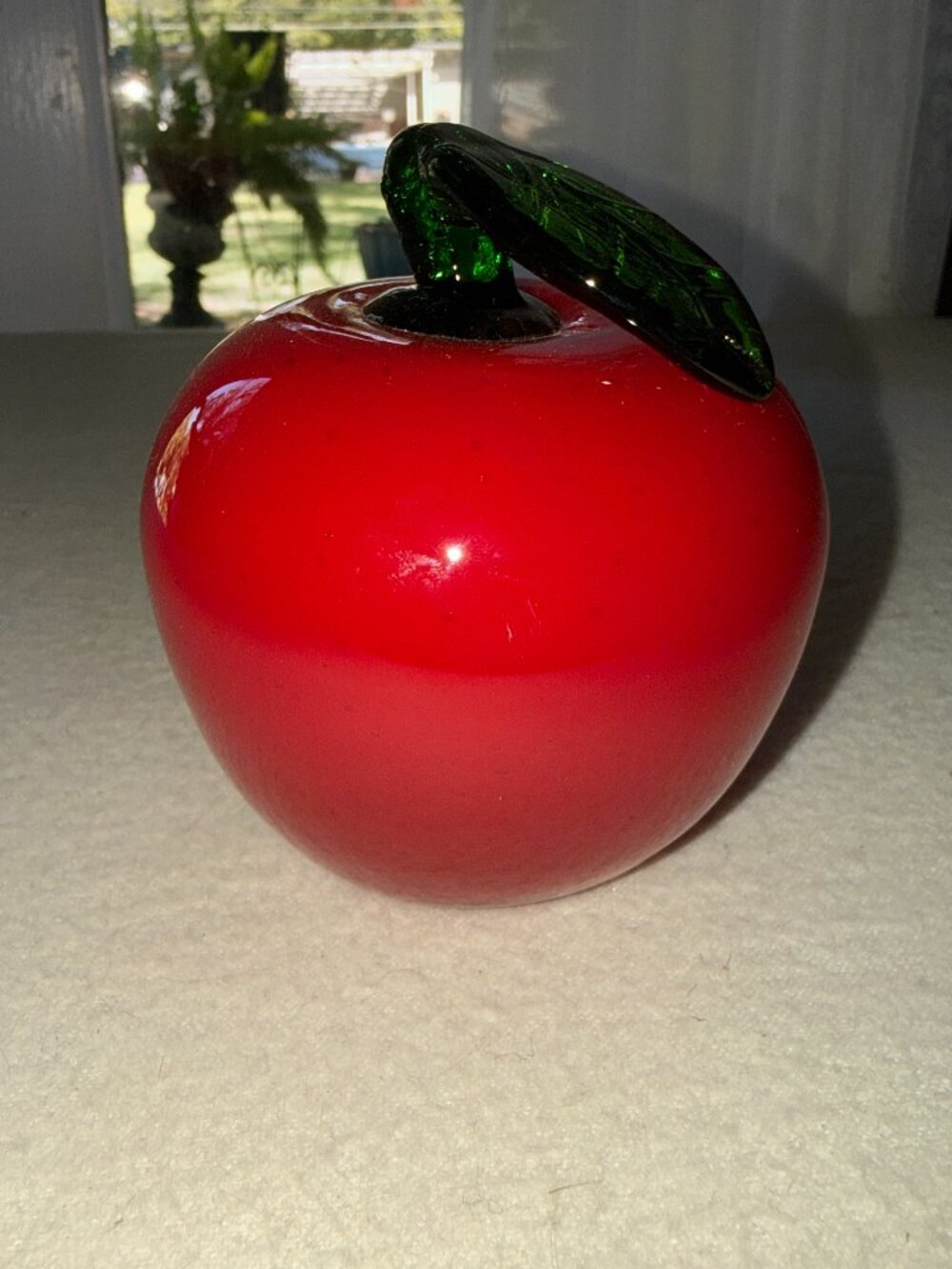 Art Glass Hand Blow Red Apple w/ Green Leaf Fruit Vegetable 4" Life Size 90s Vtg
